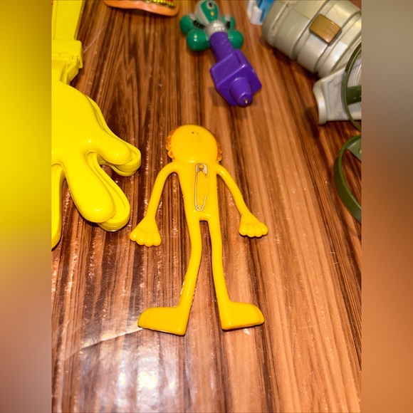 Random Junk Drawer Toy Lot - Picture 12 of 14